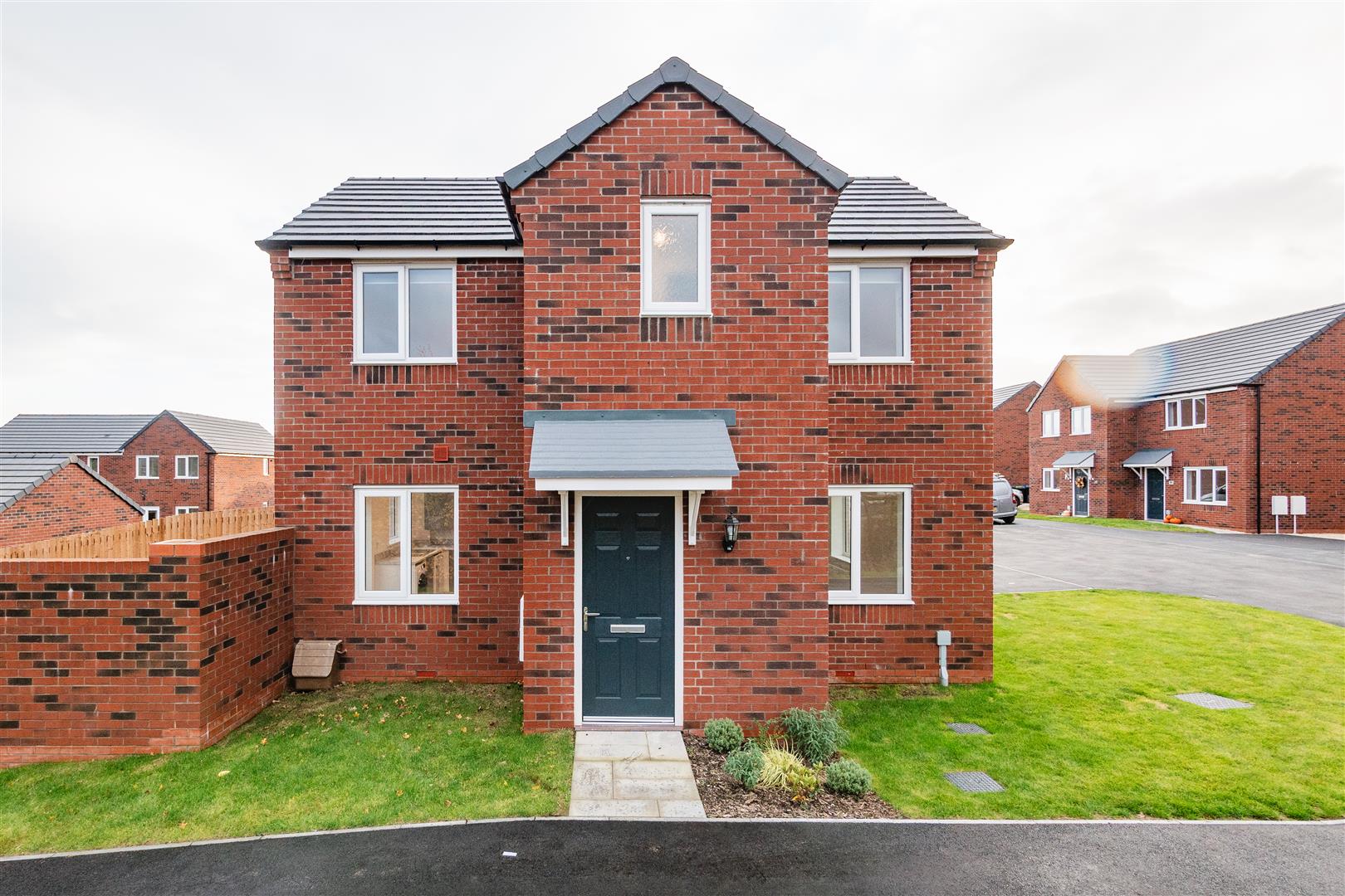 3 Bedroom House To Rent image 2